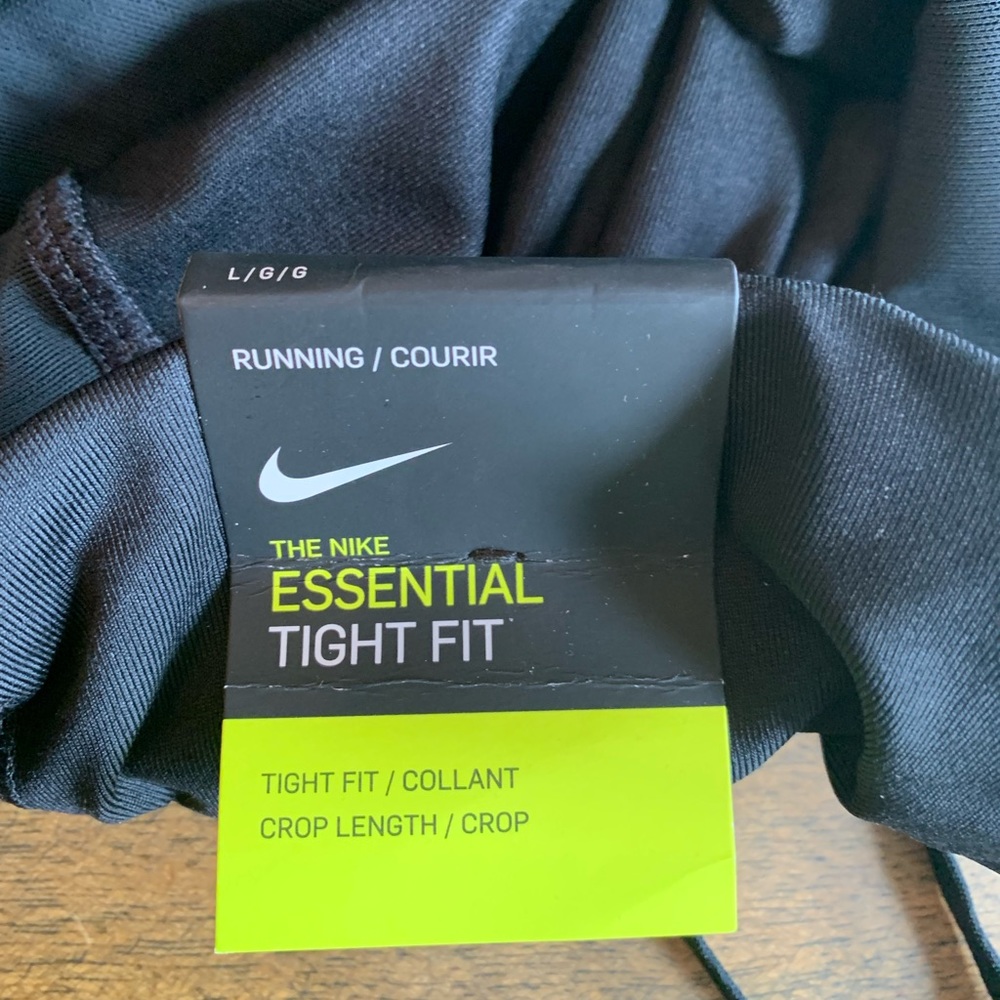 Nike Dri-fit Essential Tight (capri length)